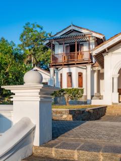 The Colonial Escape - 1