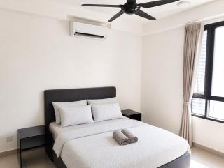 [New Listing Promo] Short Stay Condo @ Cyberjaya - 1