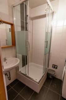 B10 Rooms - 5