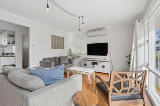 Sunny 2 Bedroom Villa - Pet Friendly - EV Charging - 1