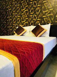 Mookambigai Hotels & Resorts - 8