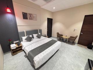 Hotel Stayvilla Raipur - 1