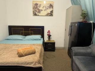 Central Hub Double Room - Shared Bathroom - 4