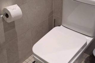 House Sleeps 10 with Parking and Garden - 8