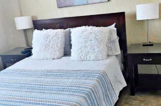 Beachfront 1 Bedroom Condo with Ocean Views - 4