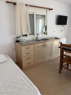 Ilias family rooms - Himare - 4