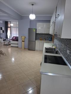 Delijorgji 2-Bedroom Apartment Near Center - 6
