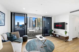 Luxury 2BR Apartment with Ocean & River views - Pool, Gym, Spa Free Parking - 0