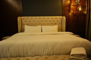 Goldcrest Mall and Residency - Vintage Penthouse One-Bed Apartments - 8