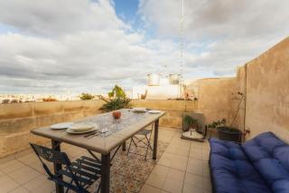 3BR Townhouse with Private Rooftop in Bormla - 0