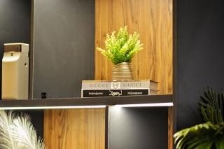Vintage Penthouse One-Bedroom Apartment Located in Goldcrest Mall and Residency - 8
