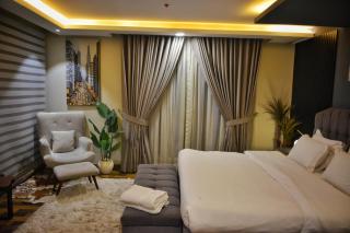 Goldcrest Mall and Residency - Phase 4 DHA - Executive Penthouse One Bedroom Apartment - 0