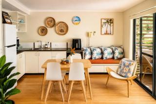 Seaside Villa Oasis - Pool & Wi-Fi - 5