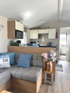 Bang Tidy 261 - Cabin - WiFi - Pool - Sleeps 6 - 6