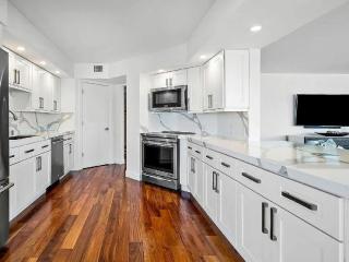 Oceanfront 3 Bedroom Penthouse with Wraparound Views - 3