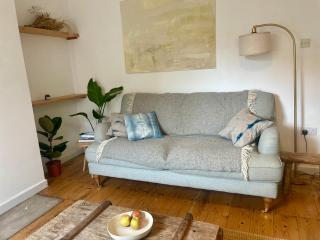 Peaceful 3 Double Bed House By Park - 0