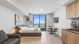 Central Downtown Studio Close to Bayfront Park - 1