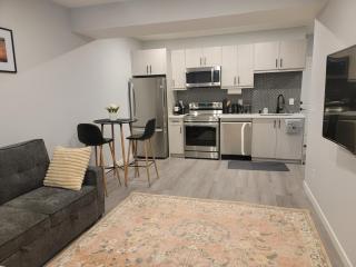 Modern Private Suite - 1