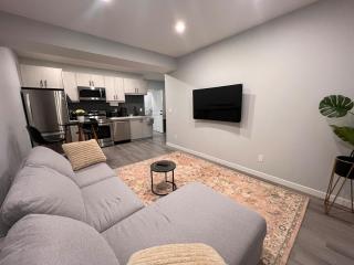 Modern Private Suite - 6
