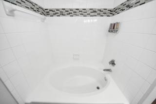 Ocean Breeze - 2BR-NRG-Med Center-Pool-Gym-Sleep 6 - 5