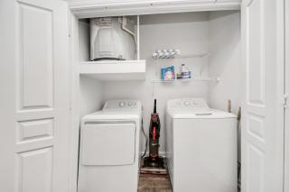 Ocean Breeze - 2BR-NRG-Med Center-Pool-Gym-Sleep 6 - 6