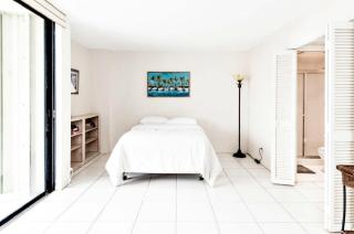 Modern 2 Bedroom Condo with Scenic City Views - 3
