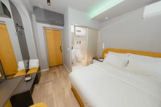 Double Room at The Bubbles Jacuzzi Rooms - 6