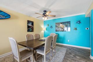 Getaway with beautiful Gulf-front view pool gym & seasonal beach service - 2