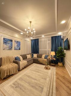 SkyVista apartment with a mountain view - 9