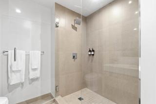 Prime Downtown Location with Rooftop Pool - 2
