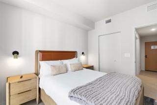 Prime Downtown Location with Rooftop Pool - 6