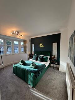 Emerald Manor - 9