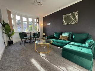 Emerald Manor - 5
