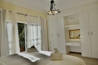 Private Apartment with pool and patio - 7
