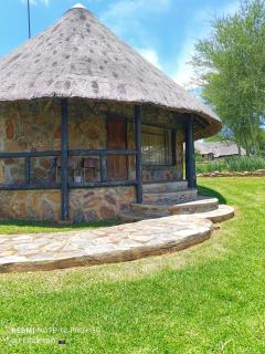 LavishTholo Game reserve and Spa - 8