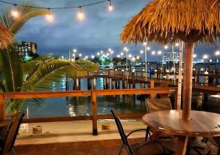Blue Heron Bridge Hotel and Dive Club - 5