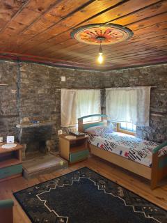Vila Jani Stone House Fireplace near Përmet Quiet Nature Stay - 3