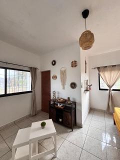 Brentom Beach House - 3