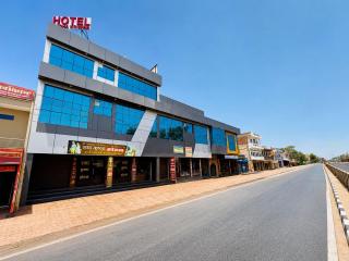 Radha Krishna Hotel - 4