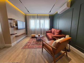 Boho Chic 2BR Retreat Mountain View Executive - 0