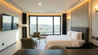 The LAND Hotel - 3