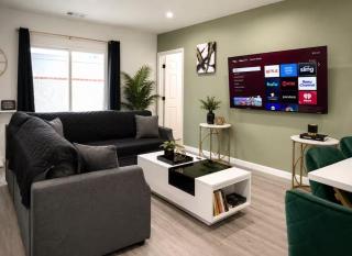 2BR Private Home - Free Parking Wifi & Utilities - Near Universal - Pets Allowed - 0
