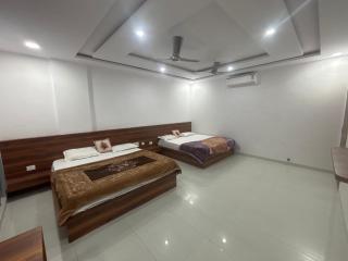 Lord Krishna hotel - 9