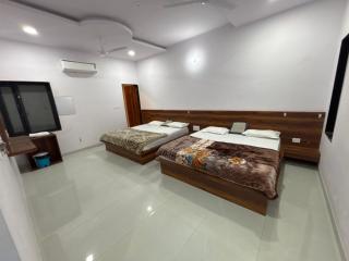 Lord Krishna hotel - 6