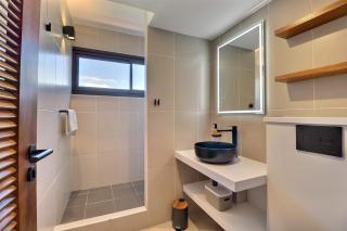 Mahana Suite - Magnificent Sea & Mountain View - 4