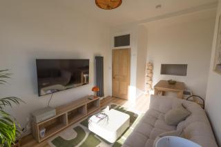 Stylish & Cozy Edinburgh 1 Bed Apartment - 6