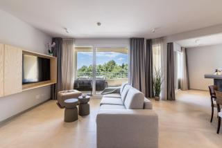 Beachfront Suite Residence - 1