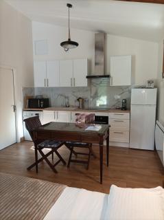 Iris Garden Cottage - 6