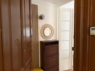 2-Bedroom Sunny & Calm Apartment with Free Parking - 6