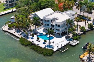 Aurum Gem Oceanview Villa with Pool & Private Marina - 9